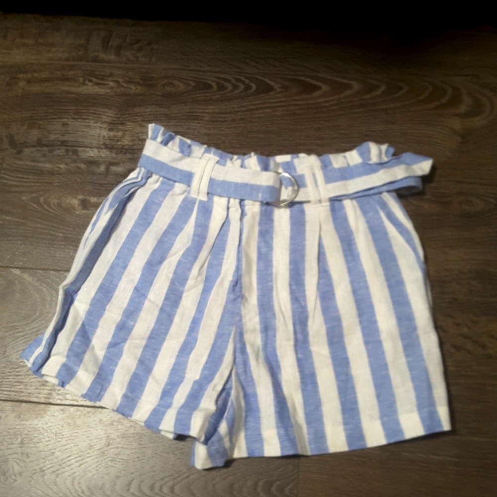 Love tree linen shorts